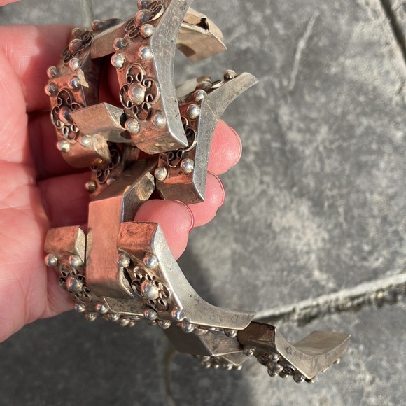 Incredible Vintage Puzzle Bracelet - Picture 11 of 11